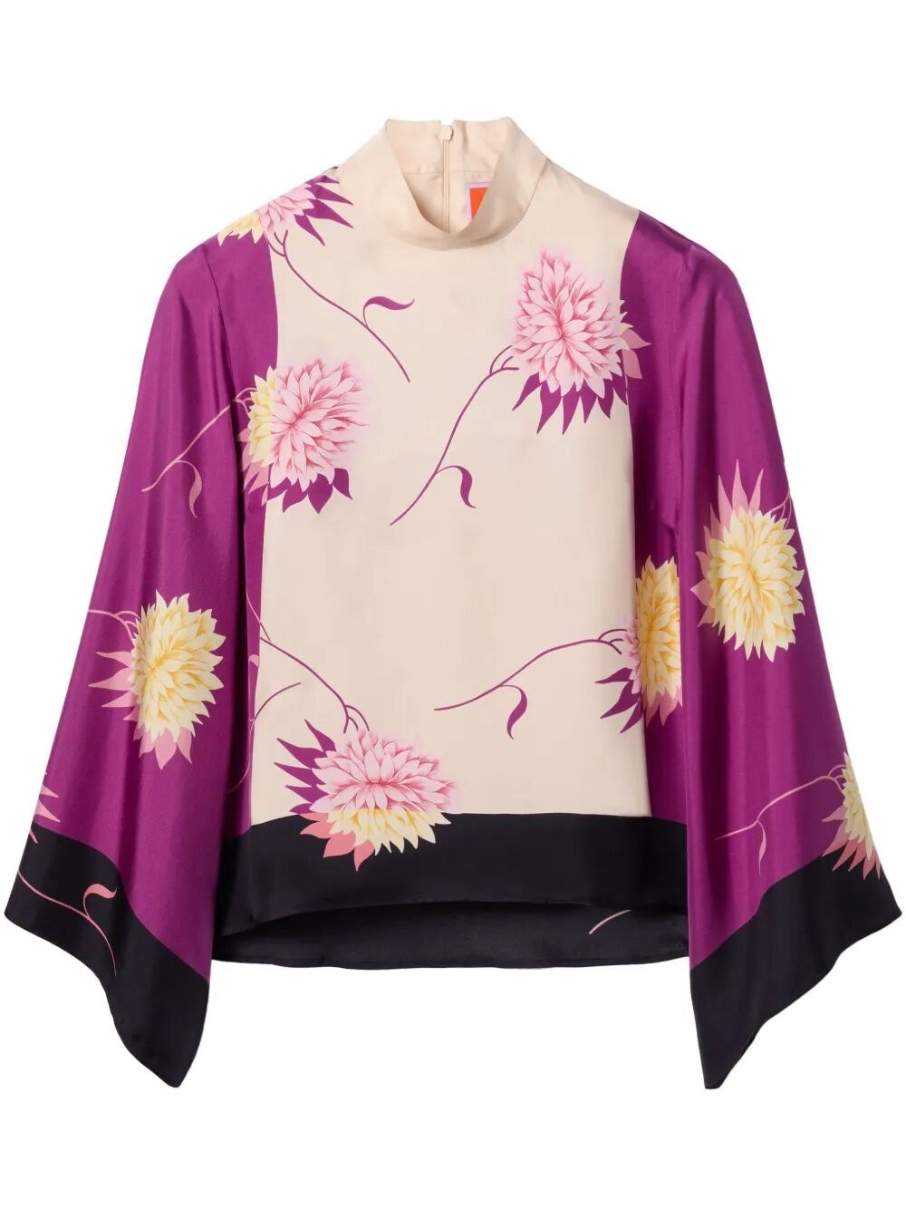 La Doublej Make An Exit Top Placée