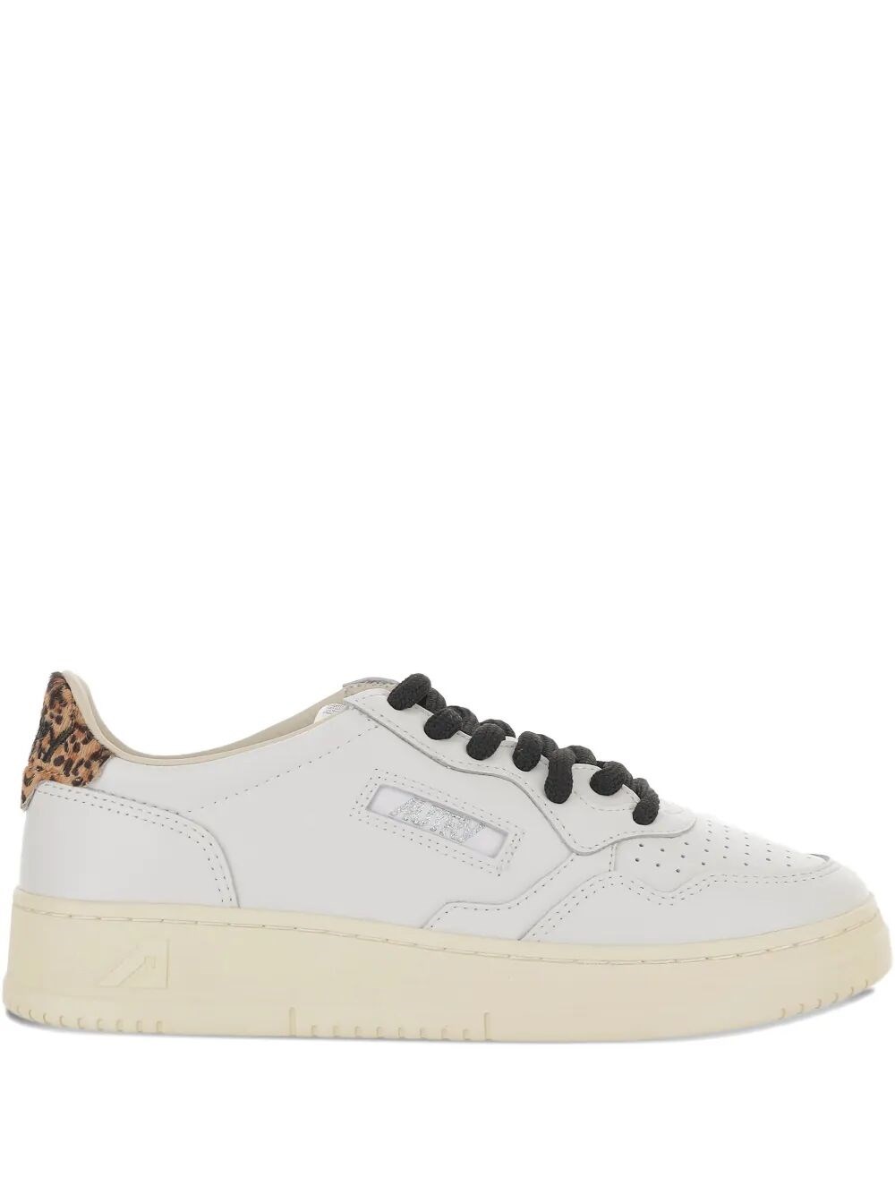 AUTRY "Medalist Low Woman" Leather Swoll Sneakers
